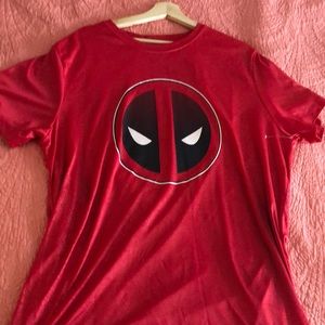 T shirt. Deadpool